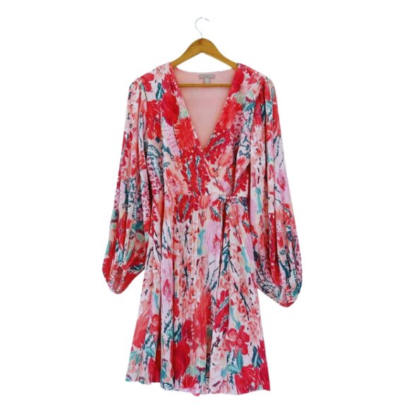 H&M Pleated Wrapover Dress SIZE MEDIUM NEW WITH TAGS: FOR ALL OCCASION - Picture 2 of 12